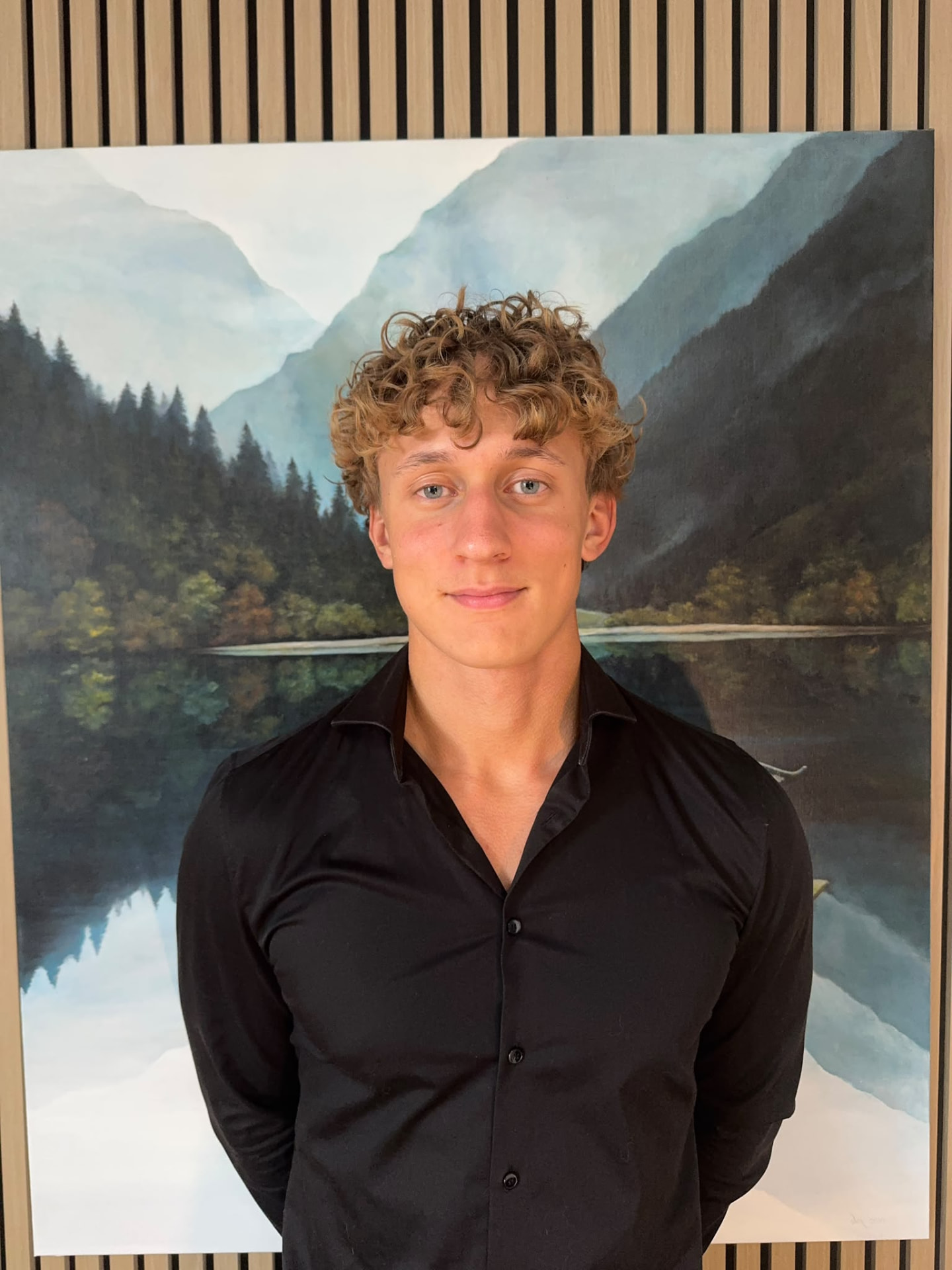 Ronan van den Berg in zijn home gym in Den Haag